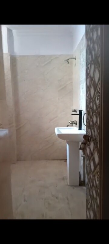 Bathroom in 3 BHK Builder Floor at RWA Apartments Sector 52, Sector 52 – for Rent