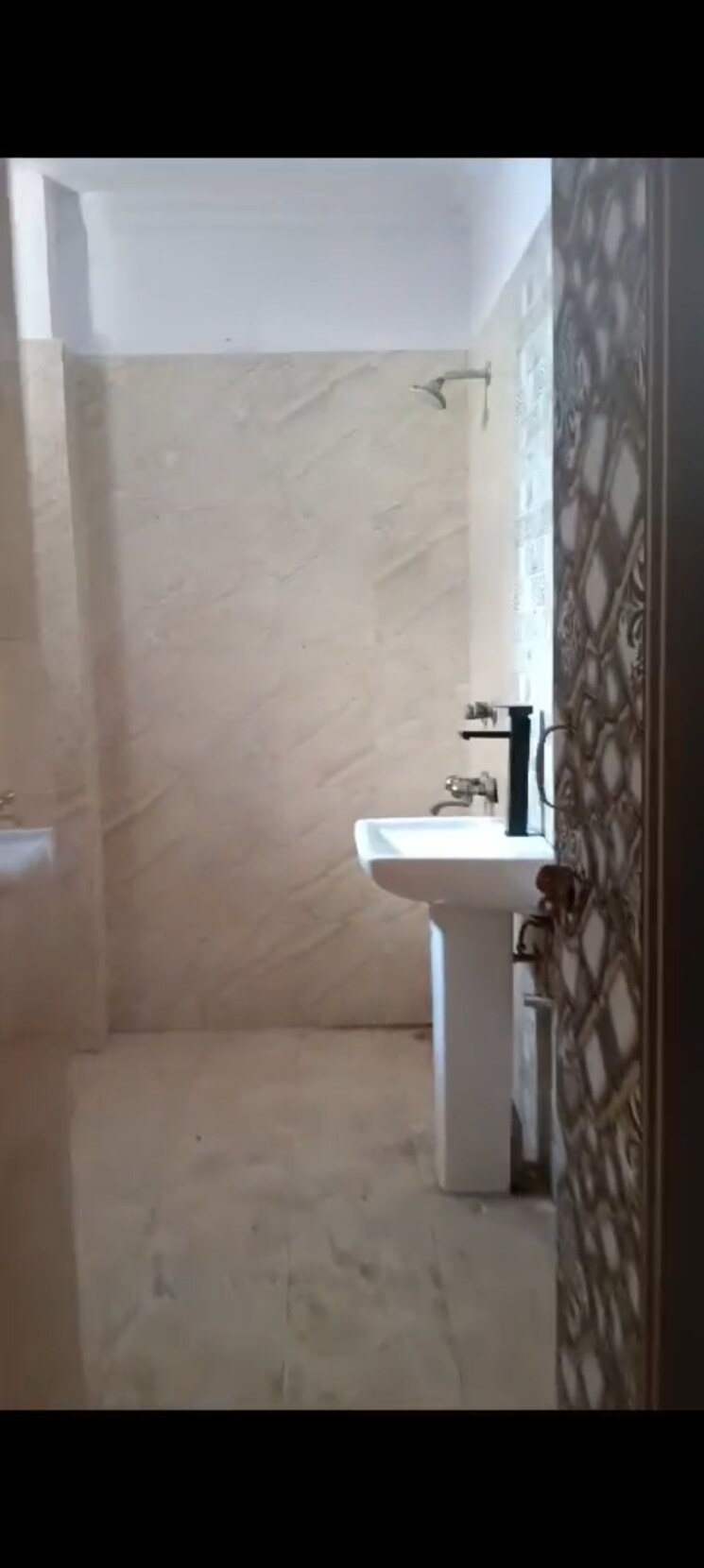 Bathroom, rwa-apartments-sector-52 3 Bedroom 200 Sq.Mt. Builder Floor In Sector 52 Noida 9238899