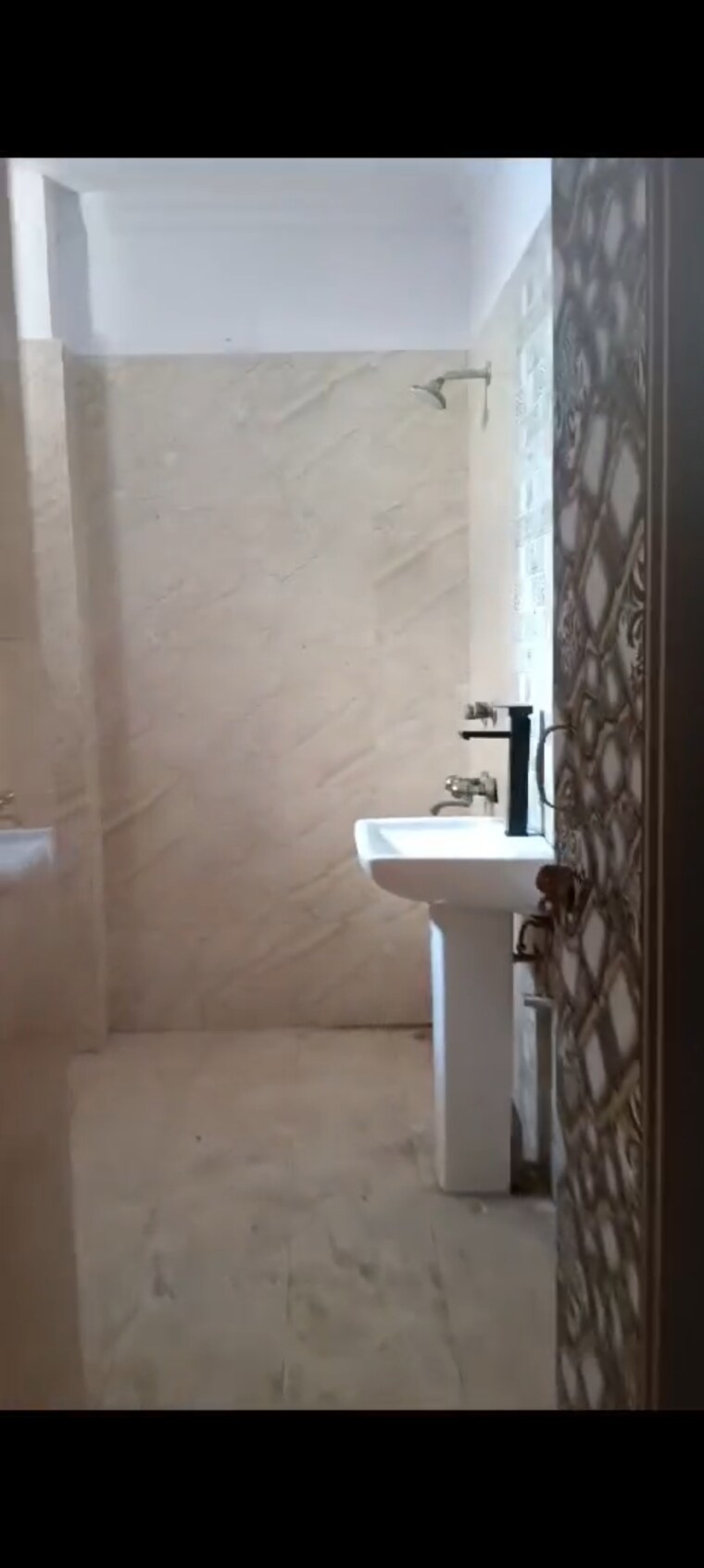 Bathroom, rwa-apartments-sector-52 3 Bedroom 200 Sq.Mt. Builder Floor In Sector 52 Noida 9238899