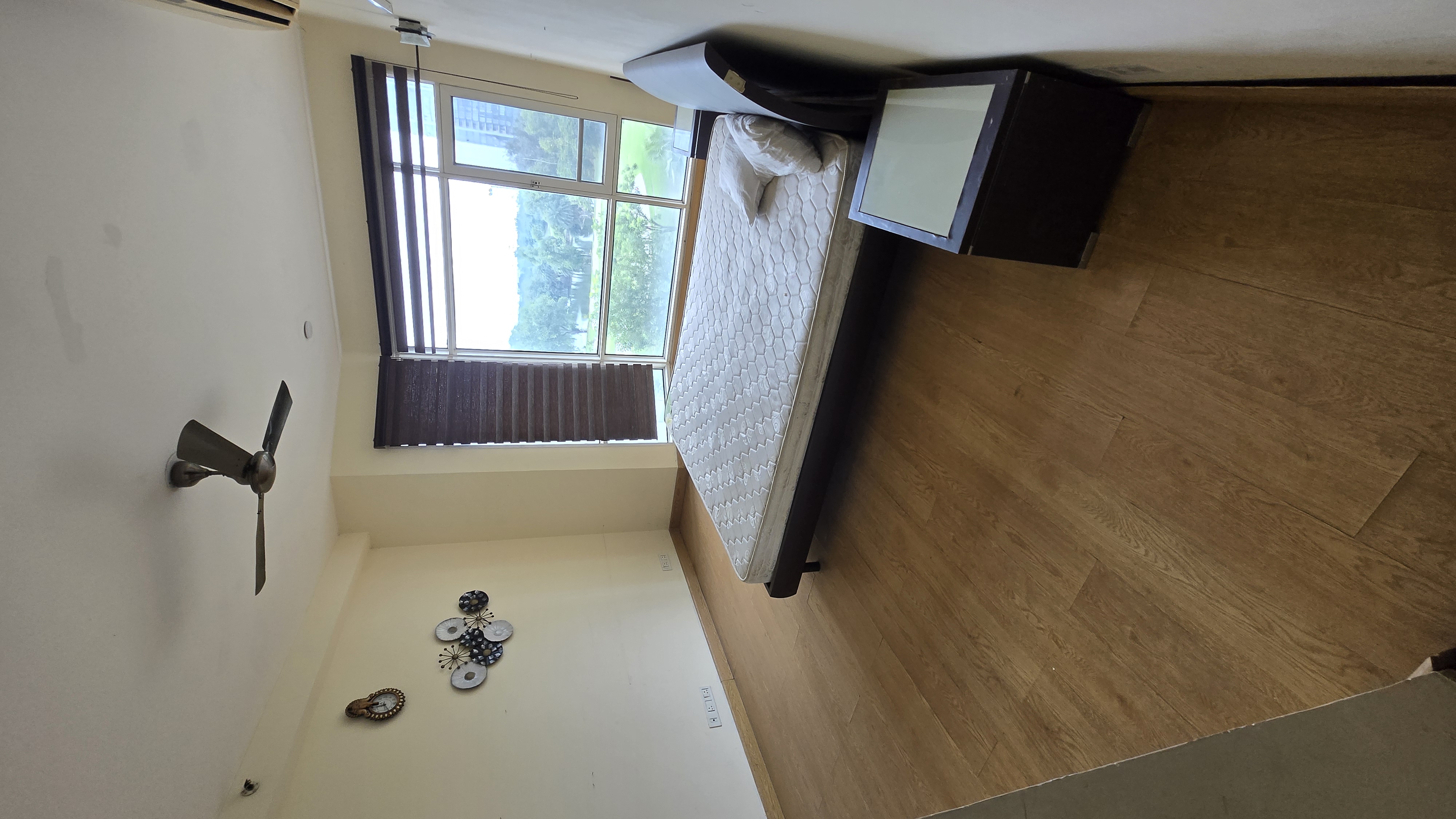 3.5 BHK + Servant Room Apartment For Sale in Eldeco Residency Greens