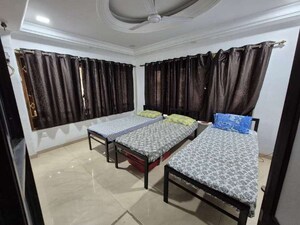 Room in  Pg at Goregaon East – for Rent