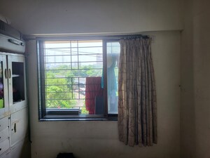 Room in 1 BHK Apartment at Skyline CHS, Ghatkopar West – for Rent