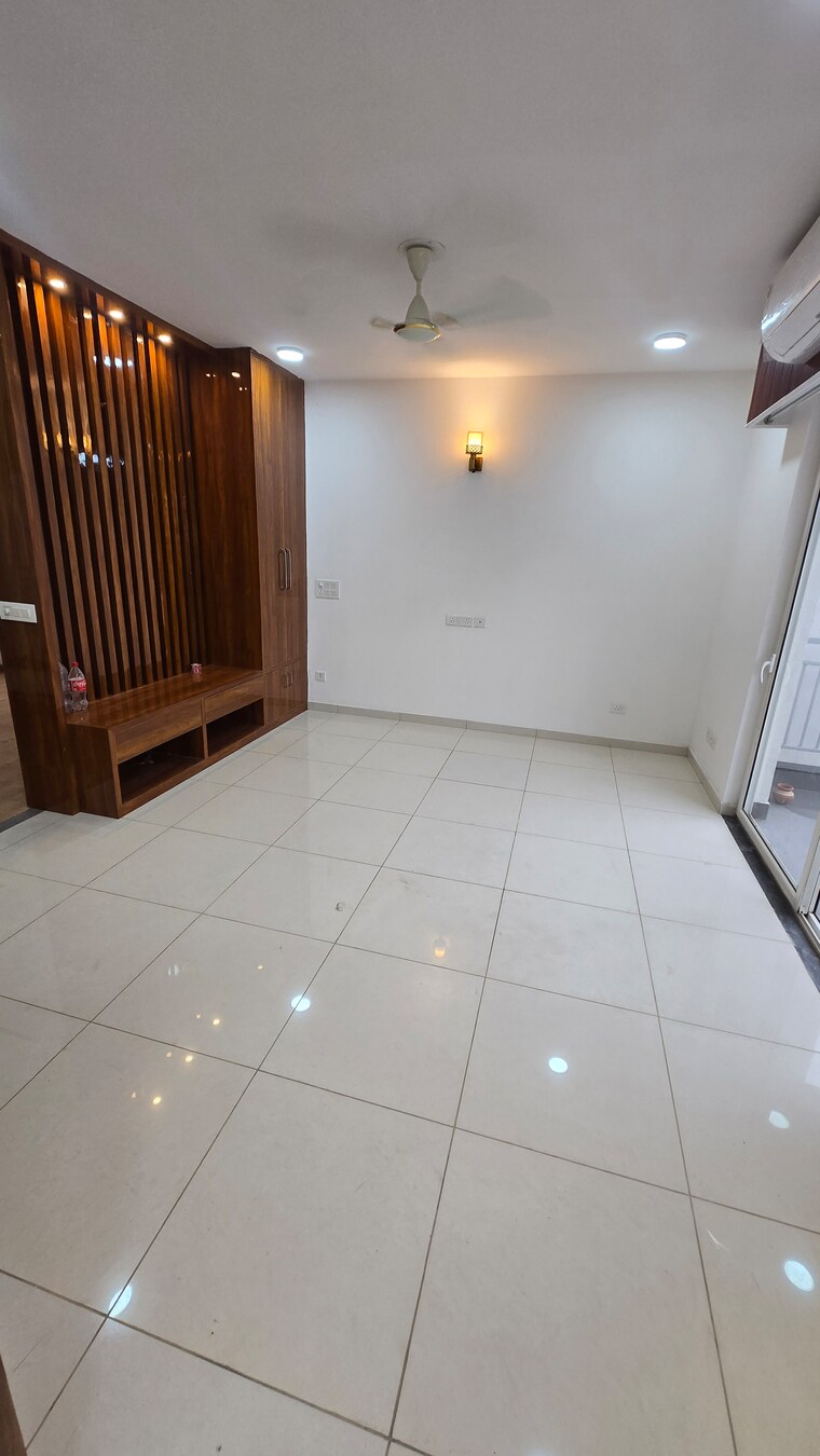 Room, godrej-golf-links-evoke 4 Bedroom 2359 Sq.Ft. Villa In Sector 27 Yamuna Expressway Greater Noida 9238920
