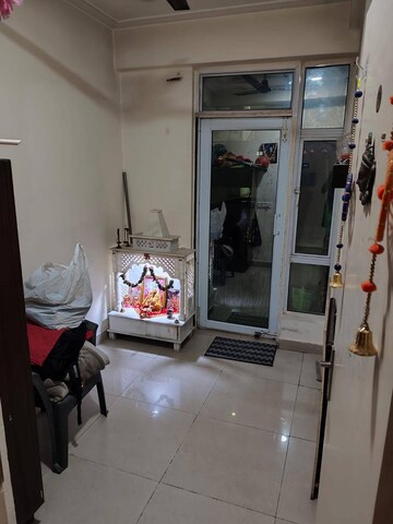 Team Area in 2 BHK Apartment at Gaur City 2 - 12th Avenue, Sector 16c Greater Noida – for Rent