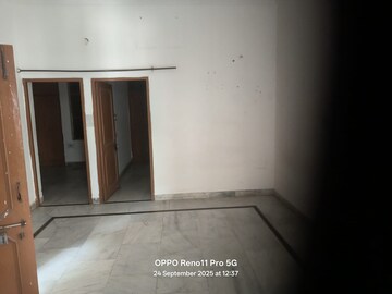 Room in 2 BHK Builder Floor at MS Enclave Zirakpur, Dhakoli – for Rent