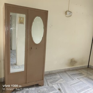 Room in 1 BHK Apartment at Malad West – for Rent