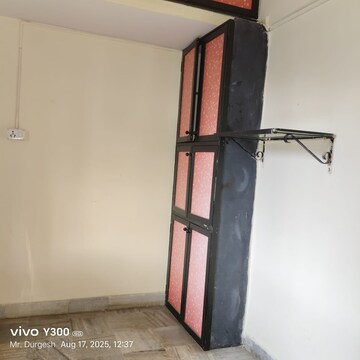 Room in 1 BHK Apartment at Malad West – for Rent