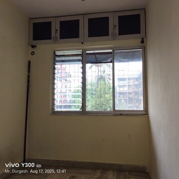 Room in 1 BHK Apartment at Malad West – for Rent