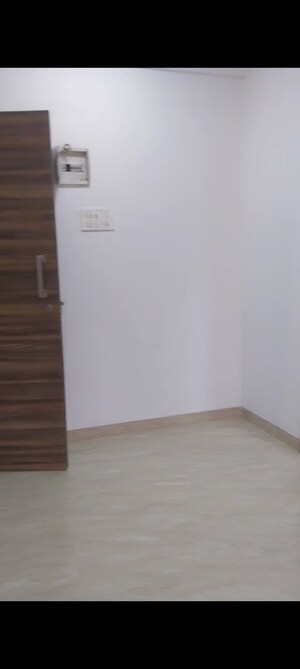 Room in 1 RK Apartment at Kurla West – for Rent