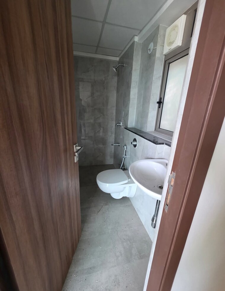 Bathroom, sheth-irene 1 Bedroom 700 Sq.Ft. Apartment In Malad West Mumbai 9238975
