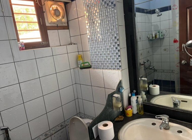 Team Area, indiranagar 4 Bedroom 2400 Sq.Ft. Independent House In Indiranagar Bangalore 9238978