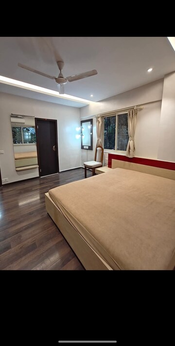 Room in 2 BHK Apartment at Andheri West – for Rent