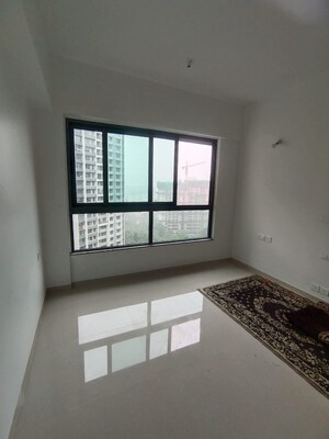 Room in 2 BHK Apartment at Kalpataru Immensa, Kolshet Road – for Rent