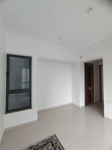 Room in 2 BHK Apartment at Kalpataru Immensa, Kolshet Road – for Rent