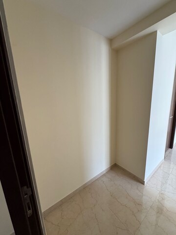 Room in 3 BHK Apartment at Lodha Sterling, Kolshet Road – for Sale