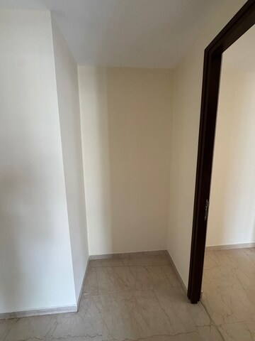 Room in 3 BHK Apartment at Lodha Sterling, Kolshet Road – for Sale