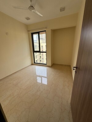 Room in 3 BHK Apartment at Lodha Sterling, Kolshet Road – for Sale