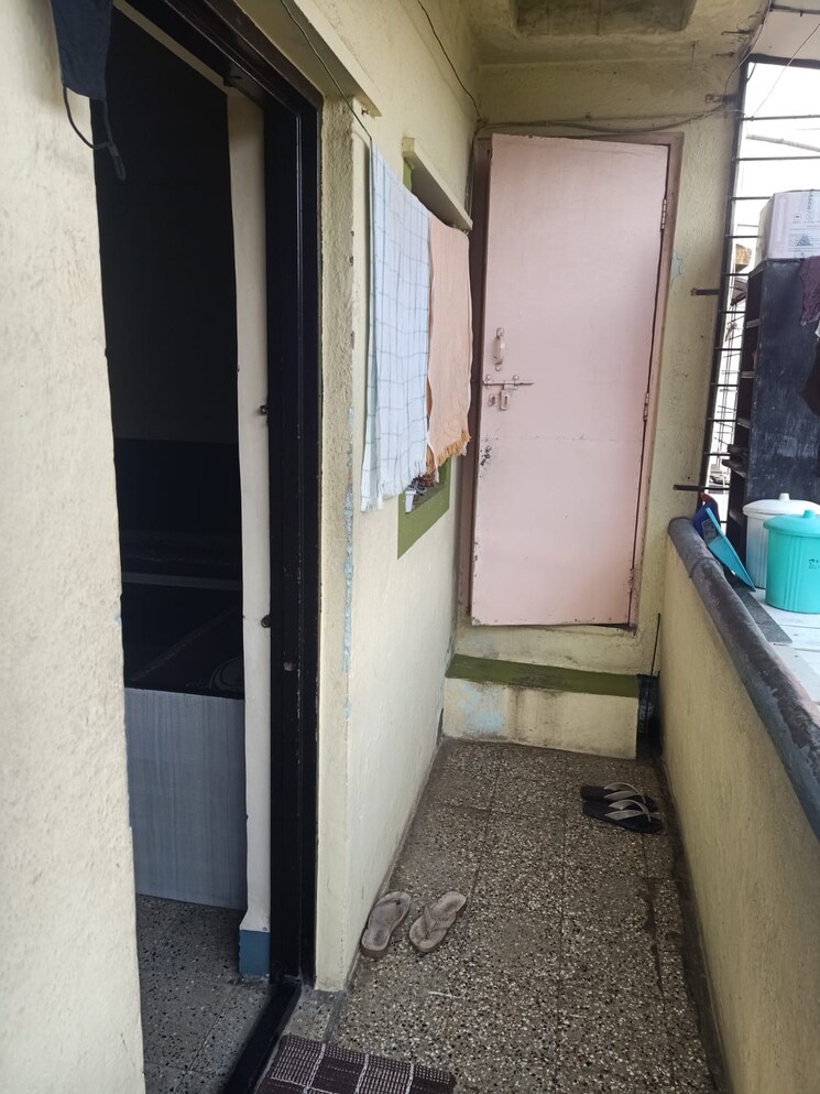 Master Bedroom, giriraj-park 1 RK 350 Sq.Ft. Independent House In Dhankawadi Pune 9239028