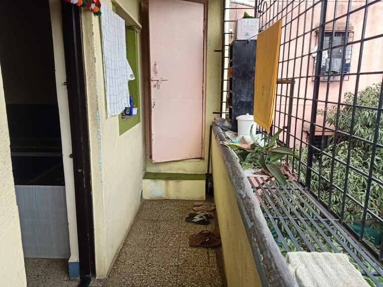 Master Bedroom, giriraj-park 1 RK 350 Sq.Ft. Independent House In Dhankawadi Pune 9239028