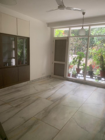 Room in 4 BHK Independent House at Hauz Khas – for Rent