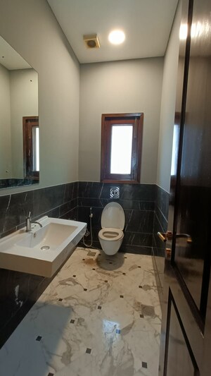 Master Bedroom in 5 BHK Independent House at Panchsheel Park – for Rent