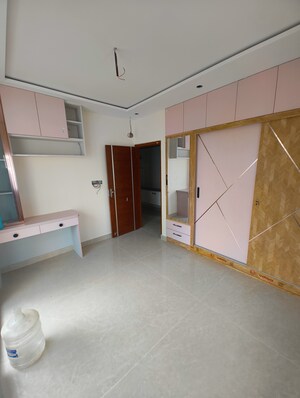 Room in 3 BHK Apartment at Prabhu Kunj Indiranagar, Indiranagar – for Rent