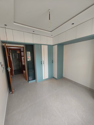 Room in 3 BHK Apartment at Prabhu Kunj Indiranagar, Indiranagar – for Rent
