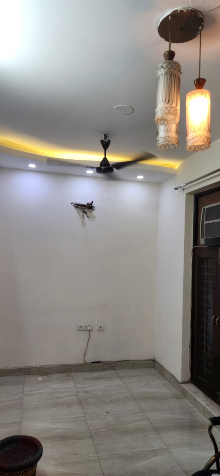 Room, east of kailash 2 Bedroom 150 Sq.Yd. Independent House In East Of Kailash Delhi 9239041
