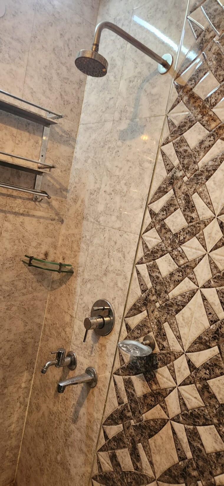 Master Bedroom, east of kailash 2 Bedroom 150 Sq.Yd. Independent House In East Of Kailash Delhi 9239041