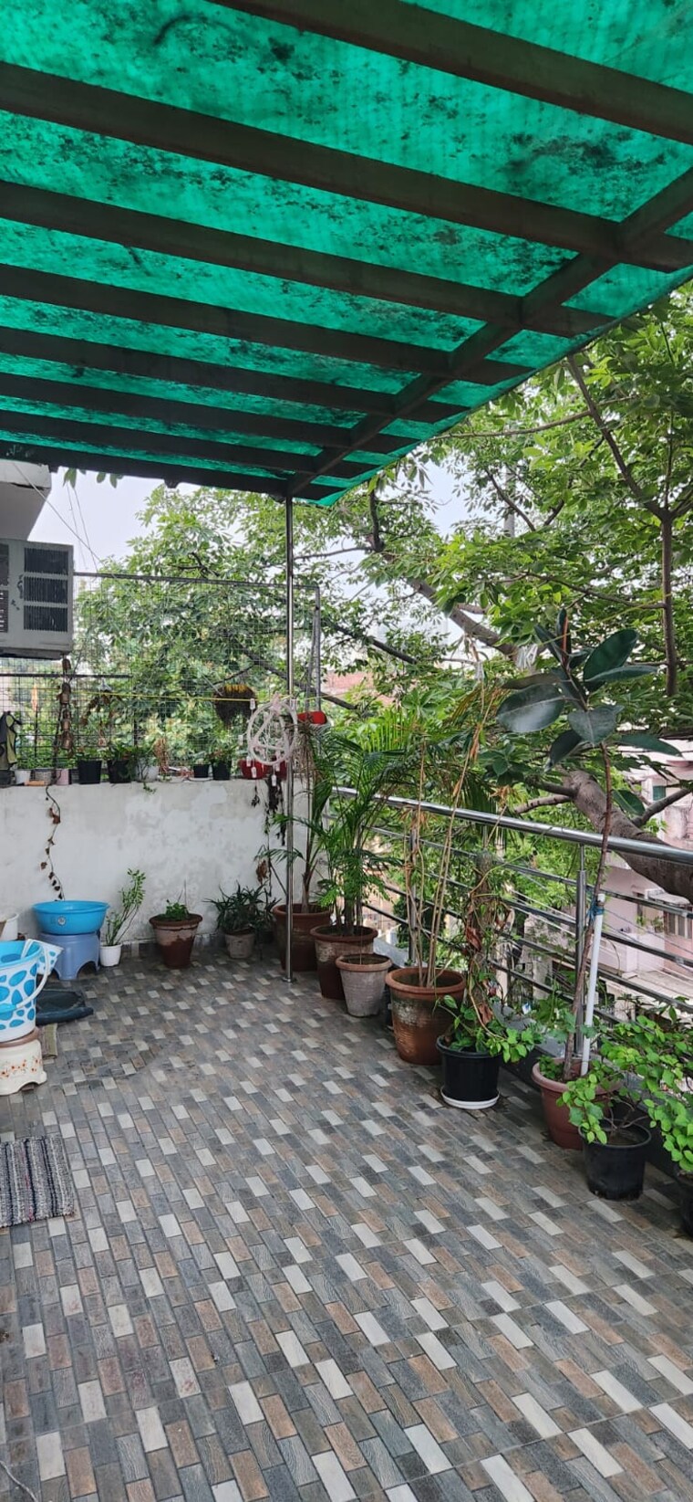 Balcony, east of kailash 2 Bedroom 150 Sq.Yd. Independent House In East Of Kailash Delhi 9239041