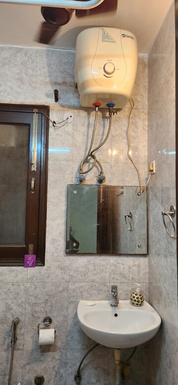 Furnished Amenities in 2 BHK Independent House at East Of Kailash – for Rent