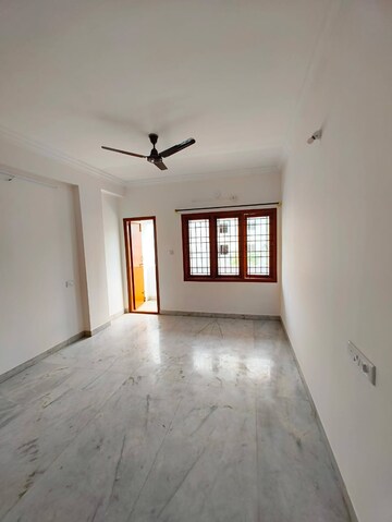 Room in 3 BHK Apartment at DSR Divine, New Thippasandra – for Rent