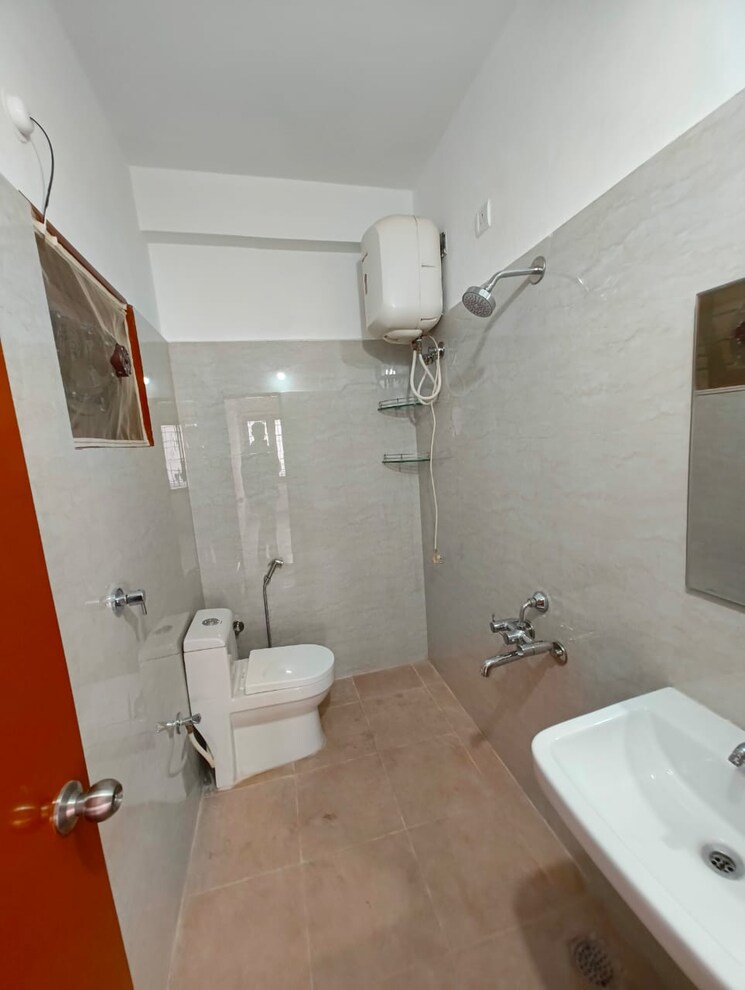 Bathroom, dsr-divine 3 Bedroom 1600 Sq.Ft. Apartment In New Thippasandra Bangalore 9239077