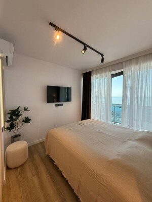 Room in 2.5 BHK Builder Floor at Vasant Enclave – for Sale