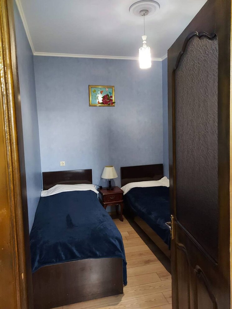 Bathroom, green park 2 Bedroom 75 Sq.Yd. Builder Floor In Green Park Delhi 9239096