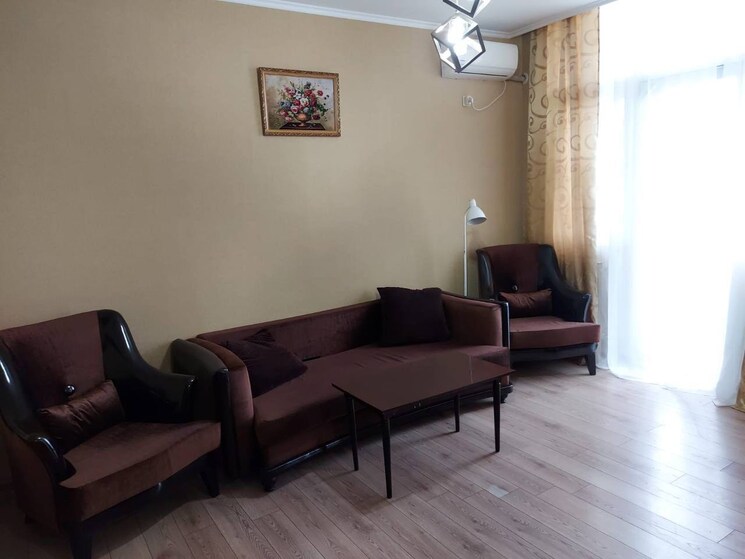 Living Room, green park 2 Bedroom 75 Sq.Yd. Builder Floor In Green Park Delhi 9239096