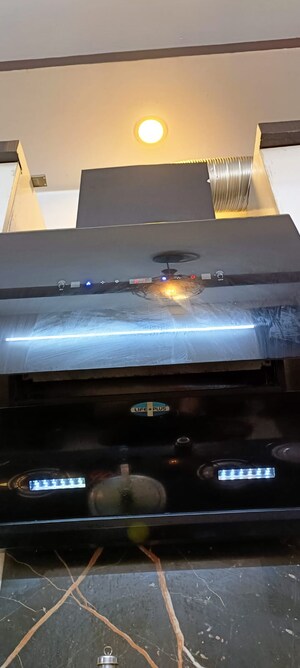 Furnished Amenities in 2 BHK Builder Floor at Mohan Garden – for Sale