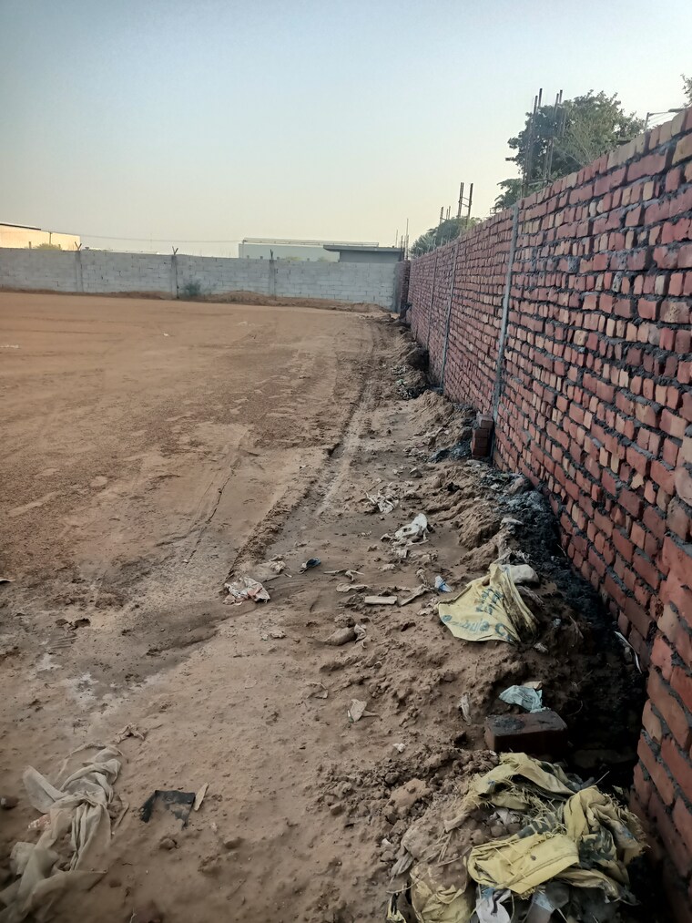  Parking, sikri-industrial-area Commercial Warehouse 3000 Sq.Yd. In Sector 20 Faridabad 9239132