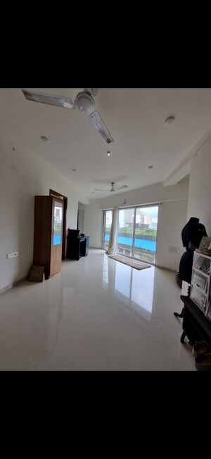 1 BHK Apartment For Rent in Lodha Vista, Lower Parel