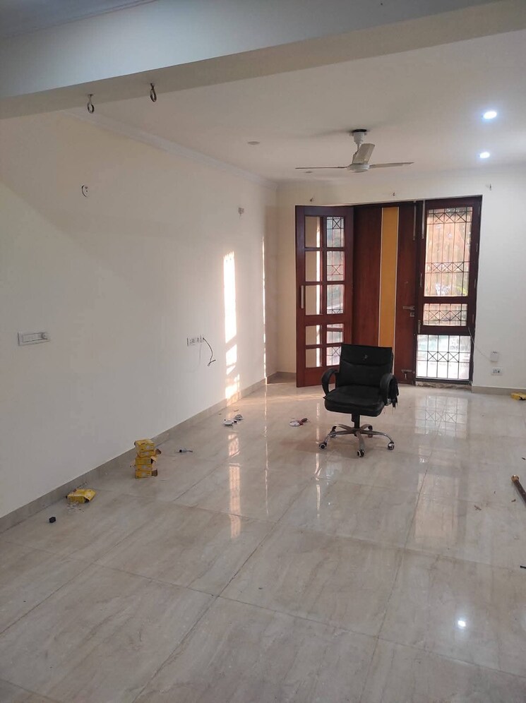 Room, ardee-city 4 Bedroom 300 Sq.Yd. Builder Floor In Sector 52 Gurgaon 9239162