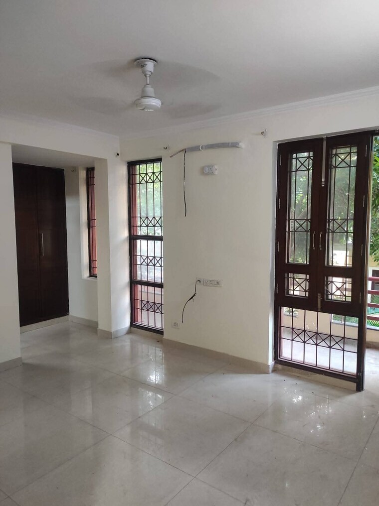 Room, ardee-city 4 Bedroom 300 Sq.Yd. Builder Floor In Sector 52 Gurgaon 9239162