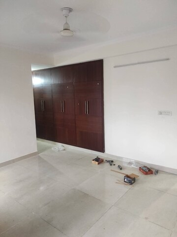 Room in 4 BHK Builder Floor at Ardee City, Sector 52 – for Sale