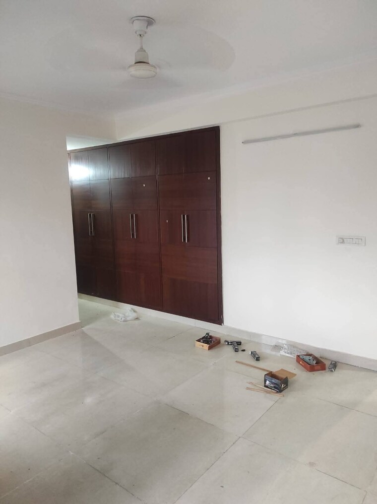 Room, ardee-city 4 Bedroom 300 Sq.Yd. Builder Floor In Sector 52 Gurgaon 9239162