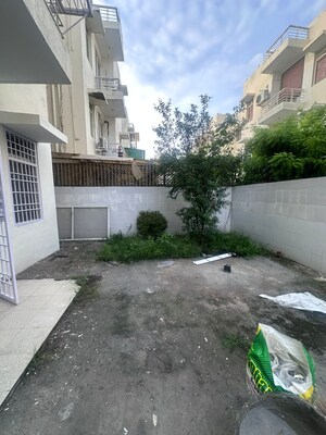 Balcony in 4 BHK Builder Floor at Ardee City, Sector 52 – for Sale