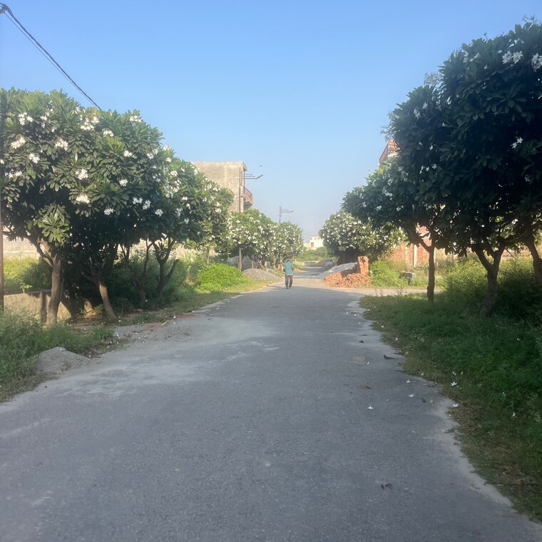 Garden, jassipura  180 Sq.Yd. Plot In Jassipura Ghaziabad 9239174