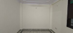 Room in 3 BHK Builder Floor at Mayur Vihar 1 – for Rent