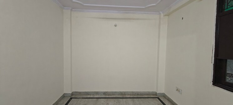 Room, mayur vihar phase 1 3 Bedroom 900 Sq.Ft. Builder Floor In Mayur Vihar Phase 1 Delhi 9239176