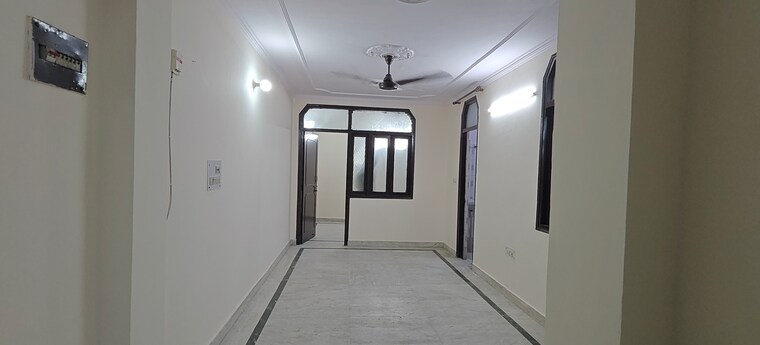 Room, mayur vihar phase 1 3 Bedroom 900 Sq.Ft. Builder Floor In Mayur Vihar Phase 1 Delhi 9239176