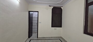 Room in 3 BHK Builder Floor at Mayur Vihar Phase 1 – for Rent