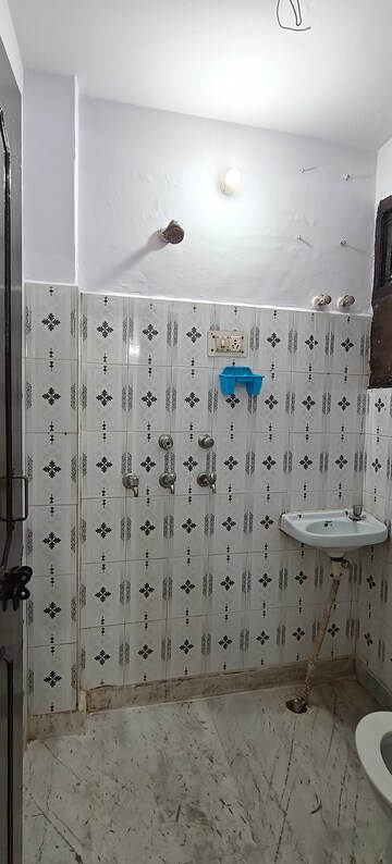 Bathroom in 3 BHK Builder Floor at Mayur Vihar Phase 1 – for Rent